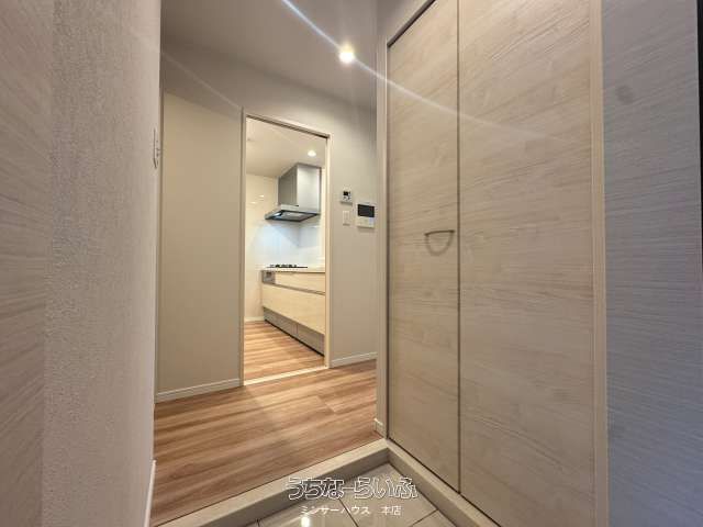 Premium Court Urasoe Makiminato 208: 2LDK Apartment for Sale - Thumbnail 3