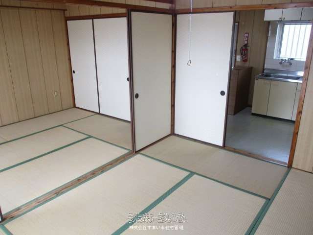 Mansion Joma 302: 2DK Apartment with Tatami in Naha, Okinawa - Thumbnail 4