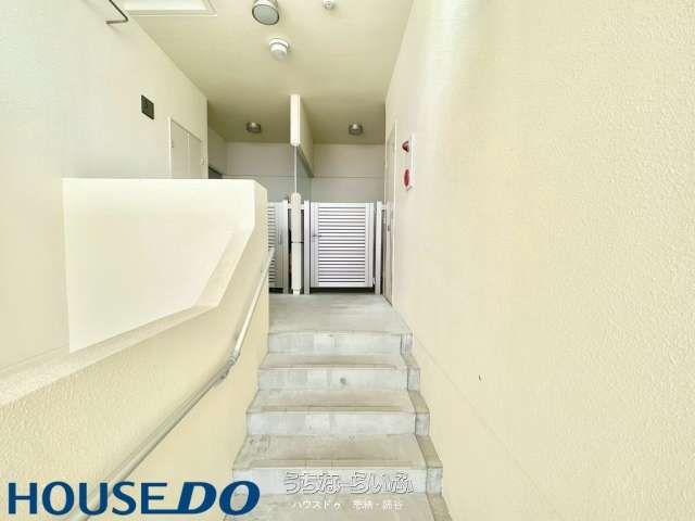 Starter Mansion Kuwae 3F 3LDK Apartment for Sale in Chatan - Thumbnail 3