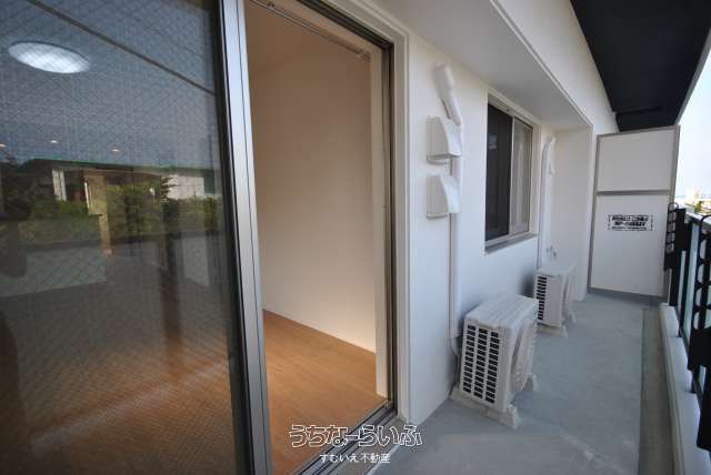 Modern 2LDK Apartment for Rent in Okinawa City's ActValore - Thumbnail 2