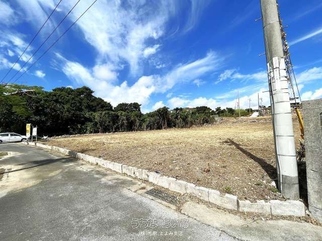 2020sqm Sloping Land with Ocean View Potential in Itoman, Okinawa - Thumbnail 3