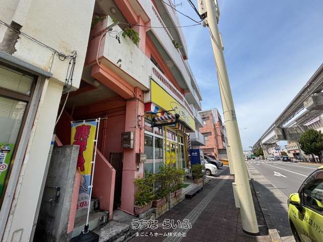 3-Story Shop/Apartment Building for Sale in Naha, Okinawa - Thumbnail 4