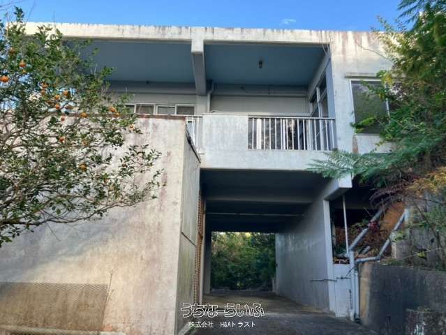 Ocean View Hilltop Estate with 3 Buildings in Ogimi, Okinawa - Thumbnail 3