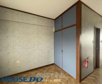 One-Room Apartment for Sale Near Okinawa International University - Thumbnail 3