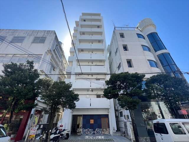 Rent 1K Apartment in Naha, Okinawa - Pet Friendly, No Deposit - Image 1