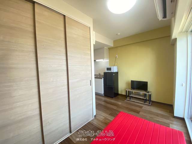Modern 1R Apartment for Rent in Naha, Okinawa with Wi-Fi & Auto-Lock - Thumbnail 4
