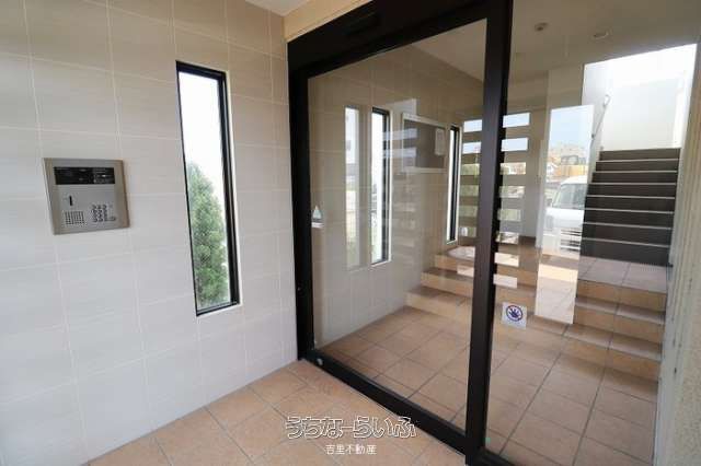 Pet-Friendly 2LDK Apartment for Rent in Chatan, Okinawa - Thumbnail 3