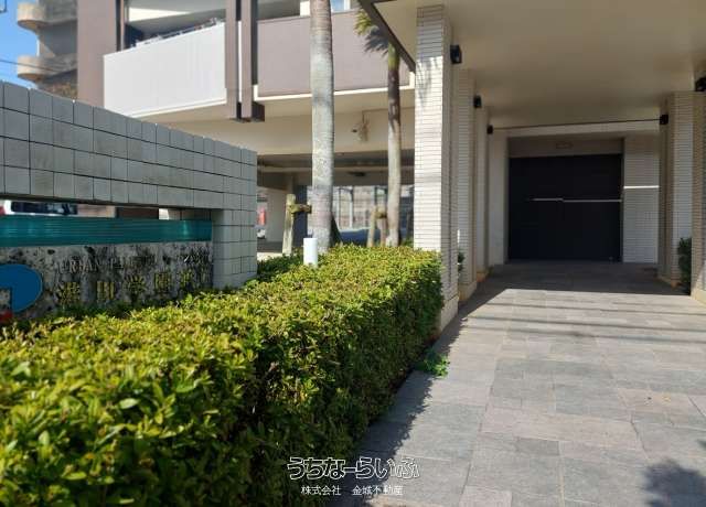 Pet-Friendly 4LDK Apartment for Rent in Urasoe, Okinawa - Thumbnail 3