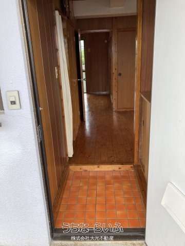 Ooya Apartment 302: 2DK Rental in Okinawa City - Thumbnail 2