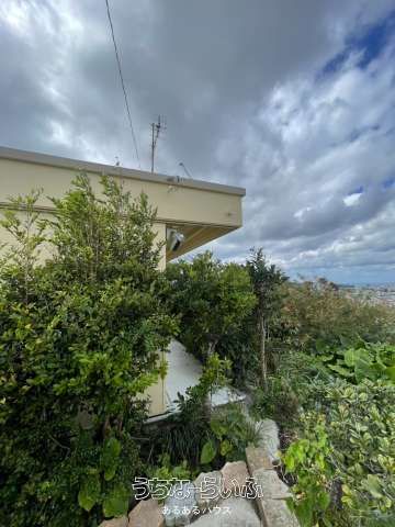 1879 sqm Land with Building in Nishihara Town, Okinawa - Thumbnail 3