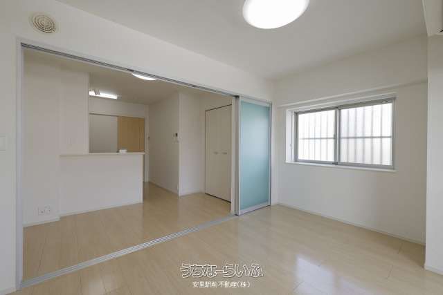 Modern 1DK Apartment for Rent in Urasoe, Okinawa - Sakari Caravan - Thumbnail 4