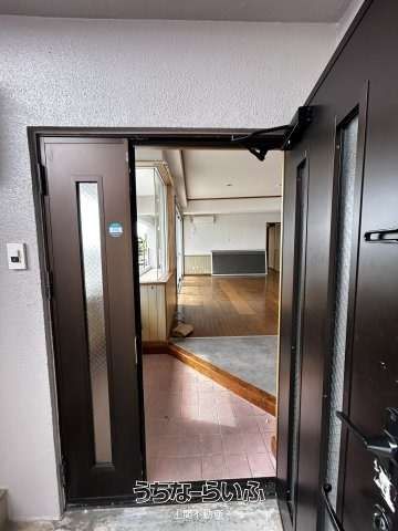 Oceanfront 3LDK Apartment for Rent in Chatan, Okinawa - Thumbnail 3