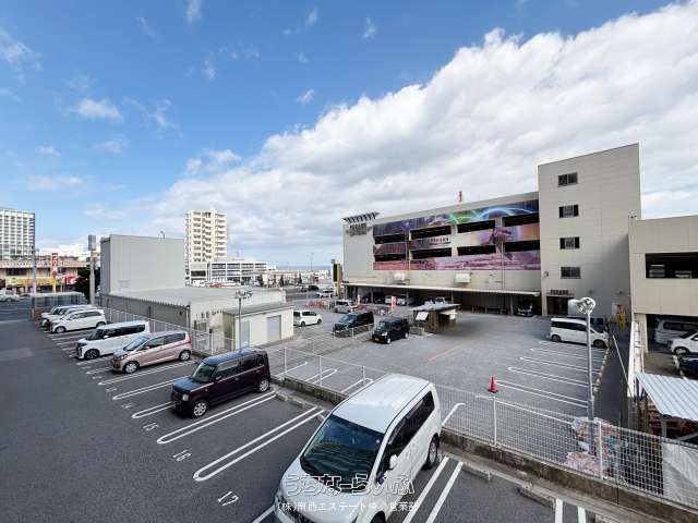Premium Court Urasoe Makiminato 2LDK Apartment for Sale - Thumbnail 2