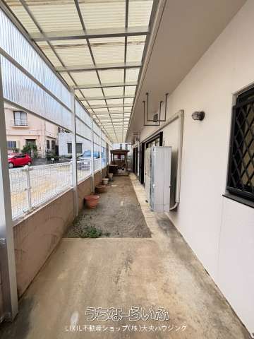 3-Story Detached House for Rent in Naha, Okinawa - 1LDK, 197.7 sqm - Thumbnail 3