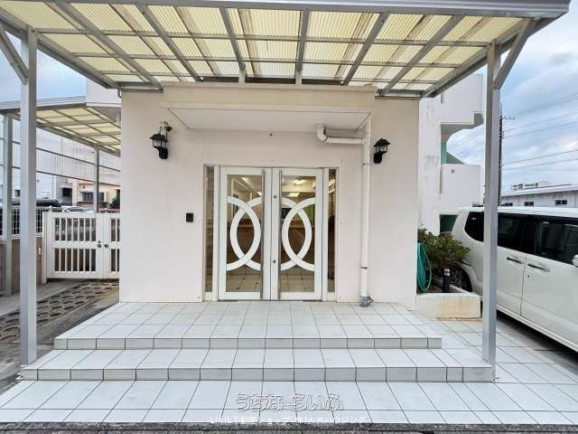 3-Story Detached House for Rent in Naha, Okinawa - 1LDK, 197.7 sqm - Thumbnail 4