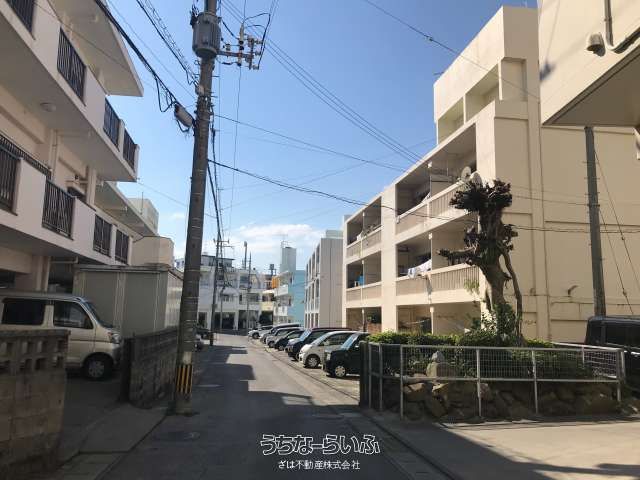 Top-Floor 2DK Apartment with Free Parking Near Shuri Station, Naha - Thumbnail 4