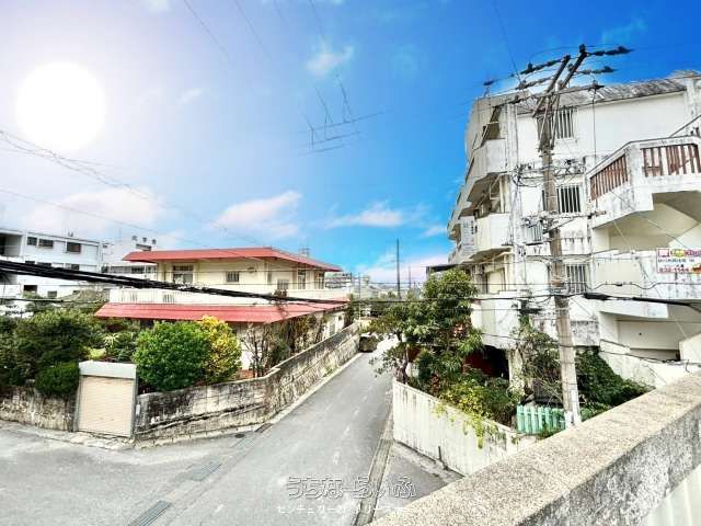 Corner Lot Shop-Office House for Sale in Naha, Okinawa - Thumbnail 2