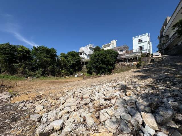 216 Tsubo Land for Sale in Okinawa City with Road Ownership - Thumbnail 2
