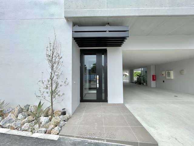 New 3LDK Apartment for Rent in Okinawa City, Misato - Thumbnail 2
