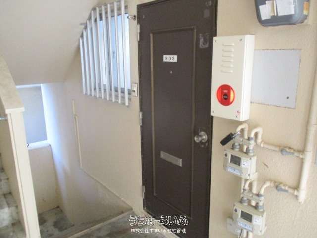 Renovated 2DK Apartment for Rent in Shikina, Naha City - Thumbnail 3