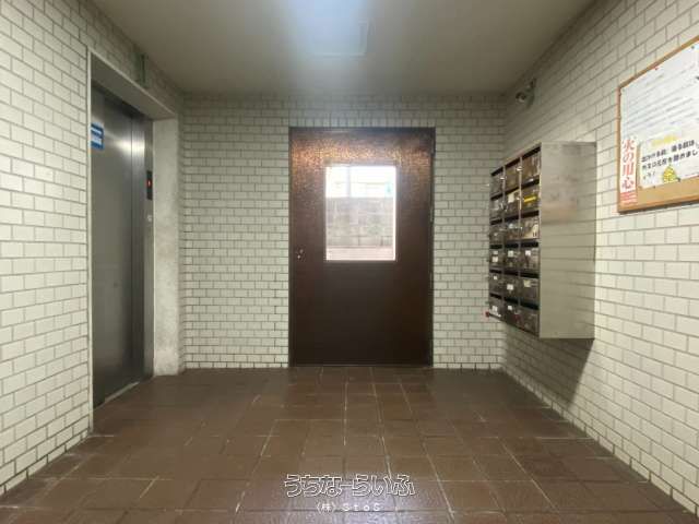 Renovated 2LDK Apartment Near Miebashi Station, Naha - Thumbnail 3