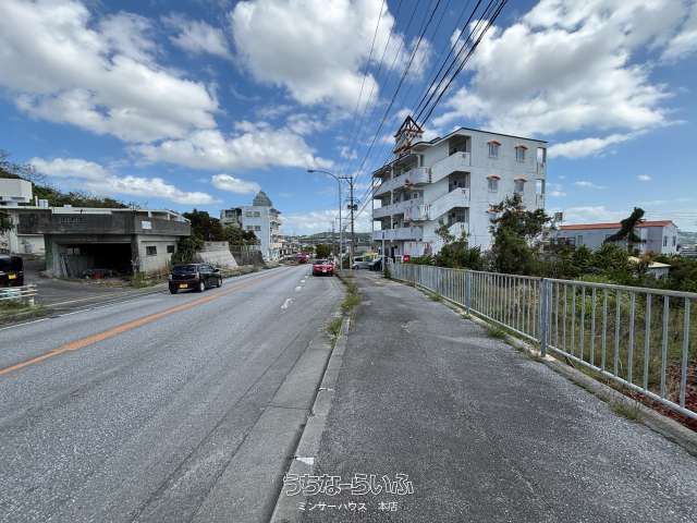 84.7 sqm Land Plot in Yaese Town, Okinawa with Ocean View Potential - Thumbnail 2