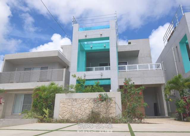 Miyakojima Guesthouse for Sale with Pool, Sauna, Operating Business - Thumbnail 2