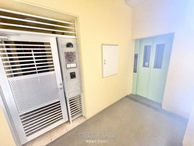 Renovated 3LDK Corner Apartment in Urasoe Shiroma, Okinawa - Thumbnail 4