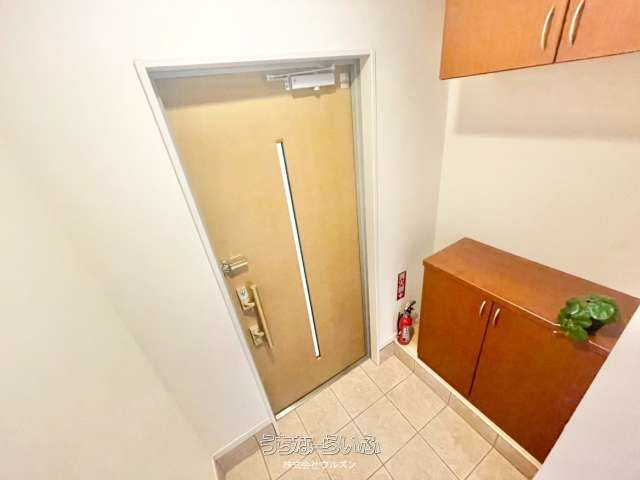 Renovated 3LDK Corner Apartment in Urasoe Shiroma, Okinawa - Thumbnail 3