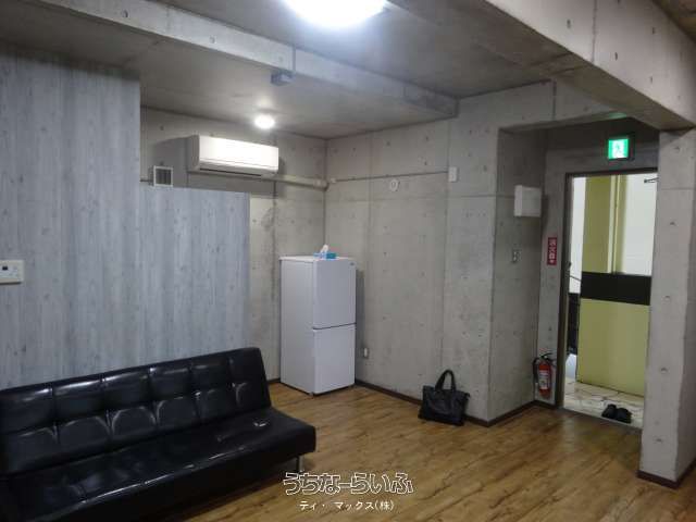 Modern Studio Apartment near Omoromachi Station, Naha - Thumbnail 2