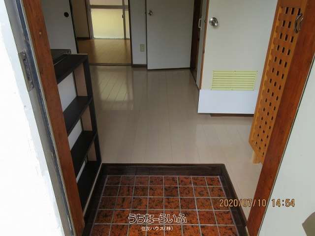 Renovated 2DK Apartment for Rent in Naha, Okinawa - Thumbnail 4
