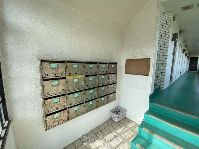 Chateau Spring Home 101: Renovated 1K Apartment in Uruma City - Thumbnail 3