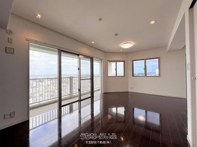 2LDK Apartment for Rent in Urasoe City, Okinawa - Thumbnail 4