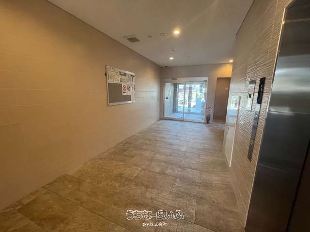 Premium Court Yogi Second 2LDK Apartment for Rent in Okinawa City - Thumbnail 2