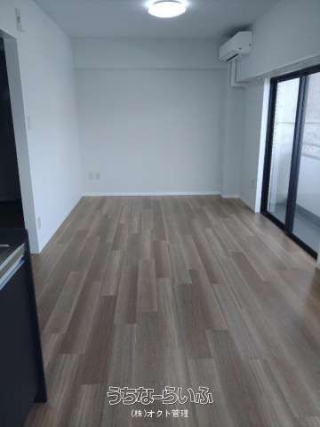 1R Apartment for Rent in Naha City, Okinawa - Koken Building - Thumbnail 2