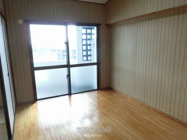 2DK Apartment for Rent in Ginowan, Okinawa - Asaka Building 303 - Thumbnail 3