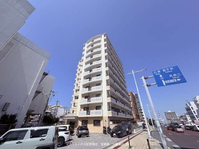 3LDK Condo in Naha with Ocean View & System Kitchen - Thumbnail 2