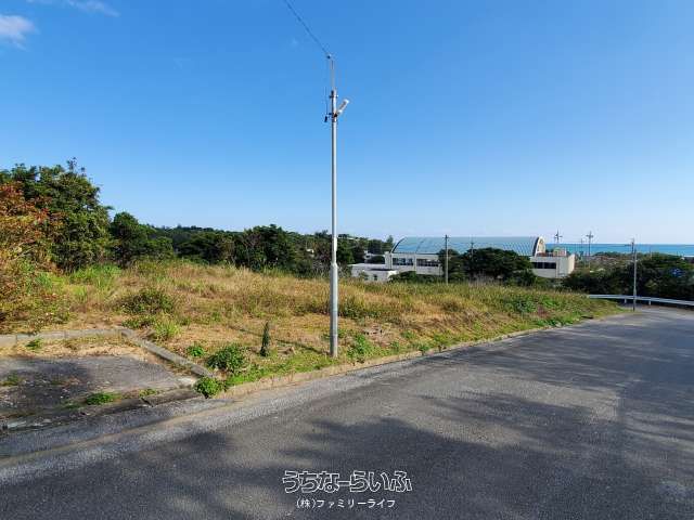825 sqm Land Plot with Ocean Views in Nago, Okinawa - Image 1