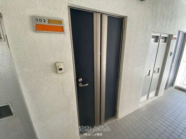 Laforet Castle 302: 1K Apartment for Rent in Urasoe City, Okinawa - Thumbnail 3