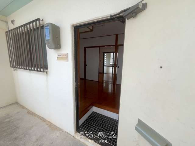 2DK Apartment for Rent in Urasoe, Okinawa - Maison Iso Dai 2 - Thumbnail 3
