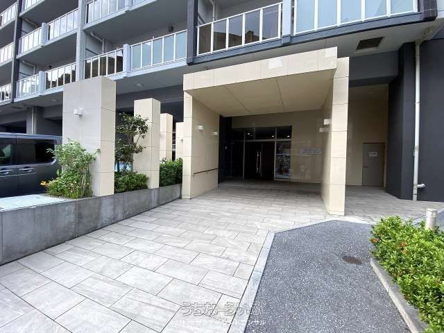 Presence Loge Matsuo Rêve Tower 2LDK Apartment for Sale in Naha - Thumbnail 2