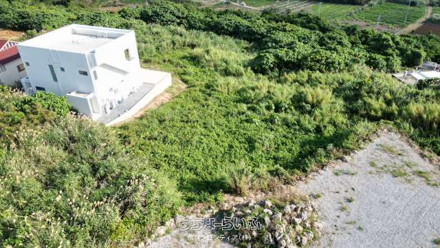 Land for Sale on Kouri Island, Okinawa with Ocean Views - Thumbnail 2