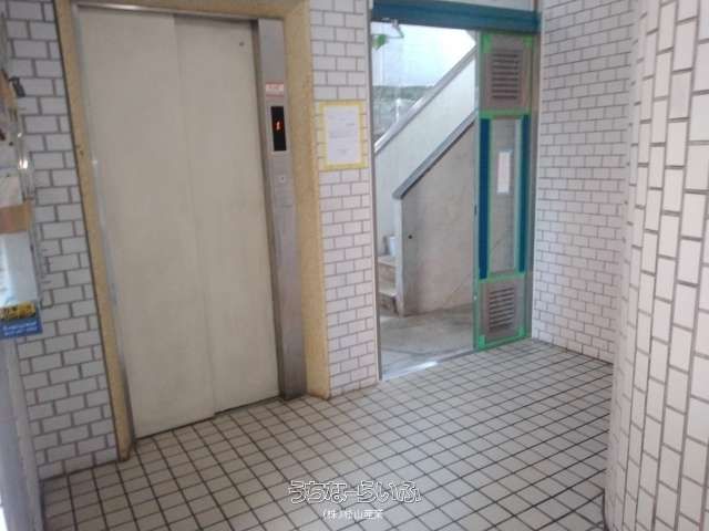 Pet-Friendly 1R Apartment in Naha with Auto-Lock & Elevator - Thumbnail 2