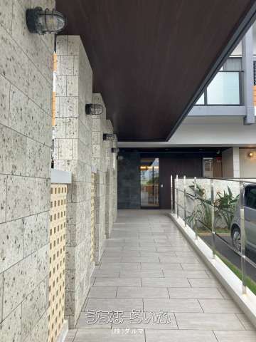 4LDK Pet-Friendly Condo for Sale in Chatan, Okinawa - Thumbnail 2