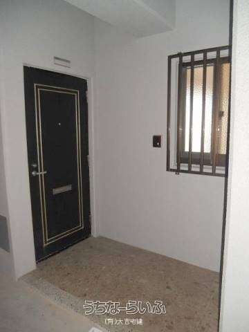 1LDK Apartment for Rent in Ginowan, Okinawa with Balcony & Parking - Thumbnail 3