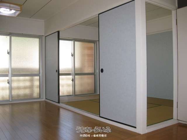 2DK Apartment for Rent in Yomitan Village, Okinawa | Miyagi Mansion - Thumbnail 2