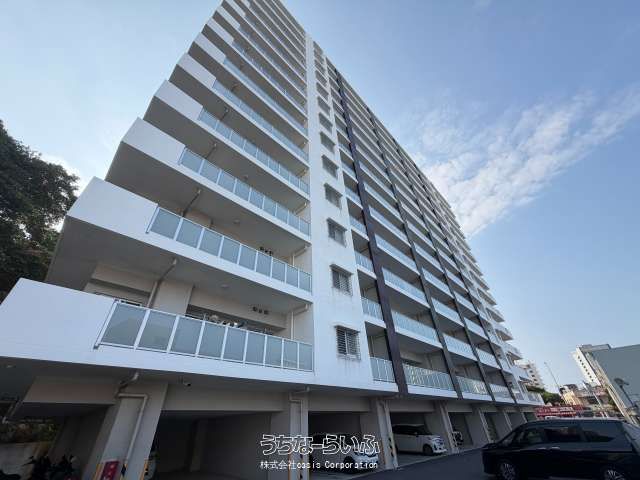 2LDK Apartment for Sale in Urasoe, Okinawa | Premium Court Makiminato - Thumbnail 3