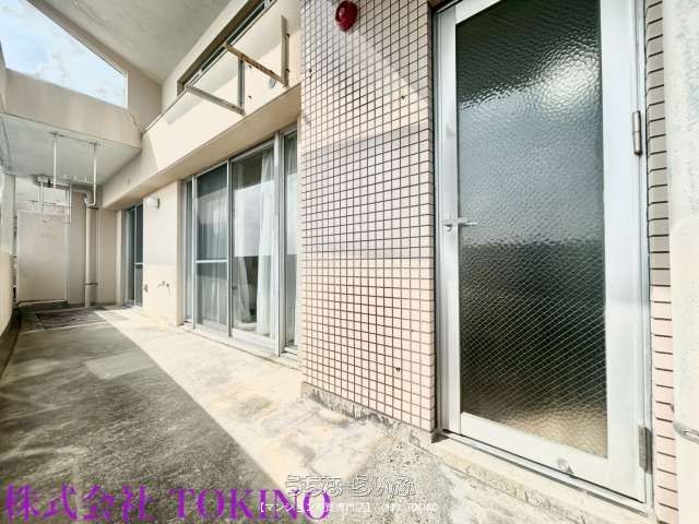 Renovated 4LDK Top Floor Apartment for Sale in Urasoe, Okinawa - Thumbnail 4