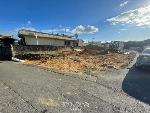 Land for Sale in Uruma, Okinawa with Build-to-Suit Home Option - Thumbnail 3