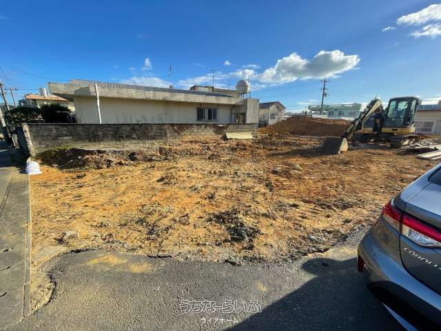 Land for Sale in Uruma, Okinawa with Build-to-Suit Home Option - Thumbnail 4